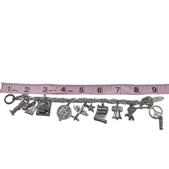 AMERICANA CHARM BRACELET -  12 Charms Depicting Revolutionary USA​​​​​​​…​​​​ - Picture 9 of 10